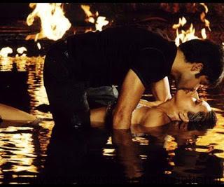 Emraan Hashmi Kissing Udita Goswami in Aksar