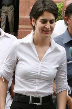 Priyanka Gandhi Hottest Female Politicians in India