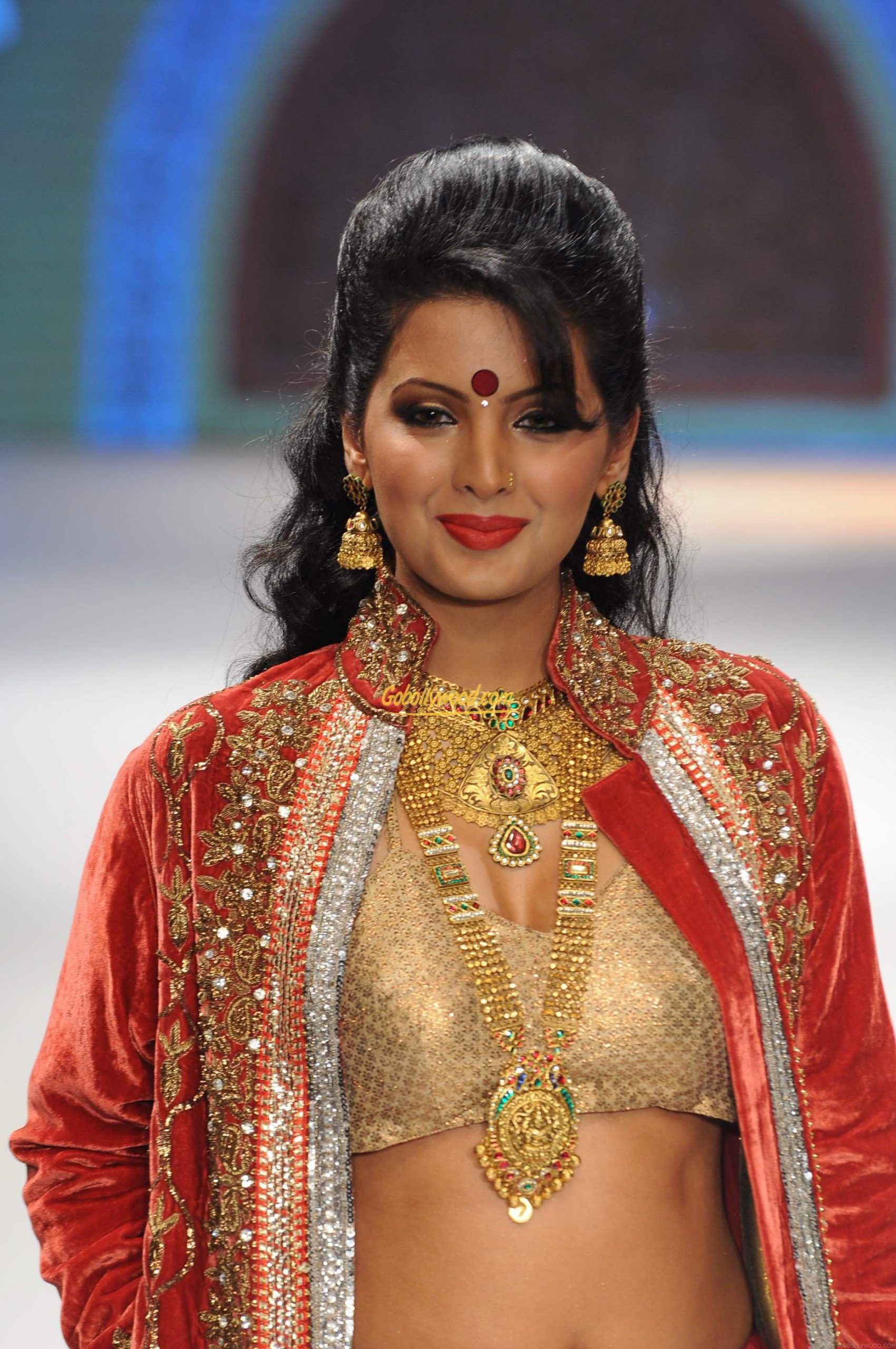 Geeta Basra Biography