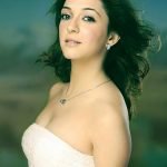 Nauheed Cyrusi