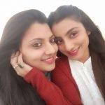 Neha-Marda-with-her-sister