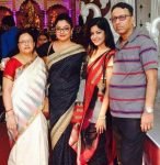 Tanushree-Dutta-with-her-parents-and-sister-Ishita-Dutta