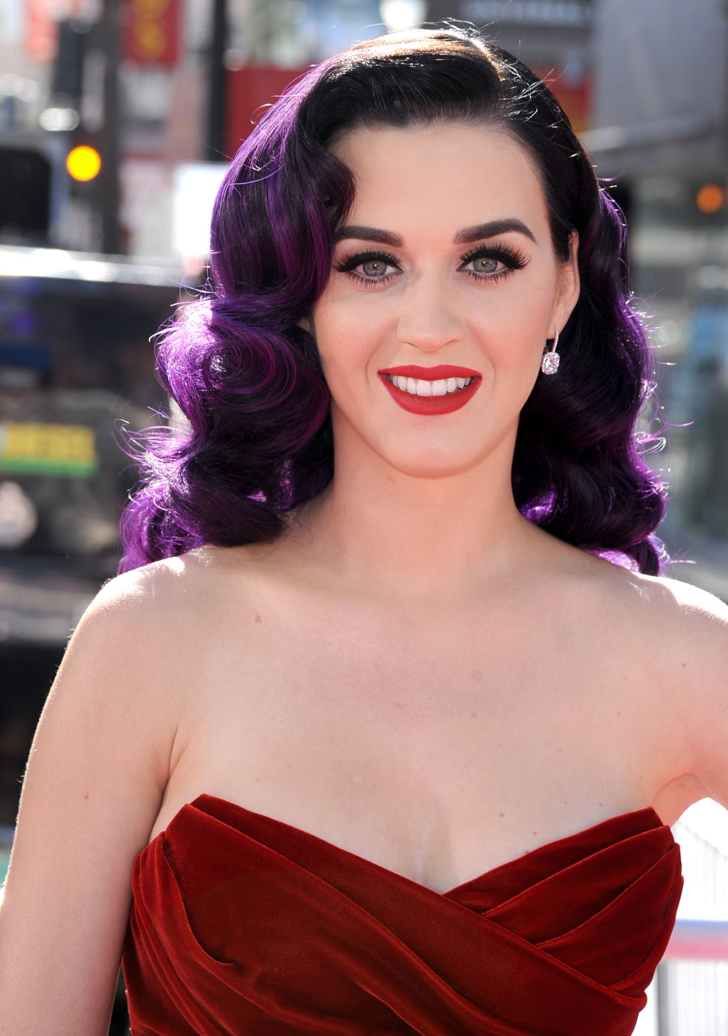 katy perry biography in english