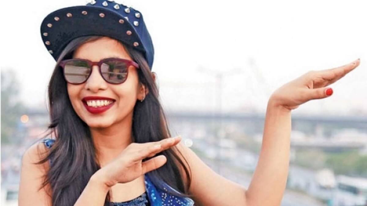 Dhinchak Pooja Biography Dhinchak Pooja Biography