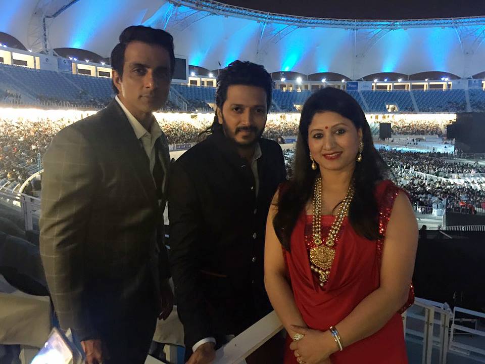 meera rautela with ritesh deshmukh and Sonu sood