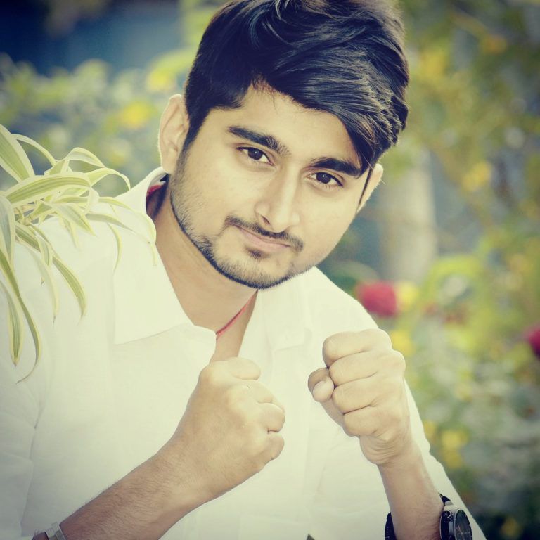 Deepak Thakur Biography