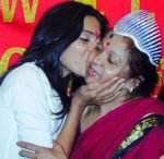 Natasha-Suri-With-Her-Mother
