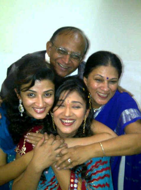 Suhasi Goradia Dhami's family picture 