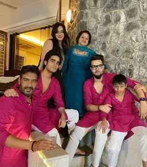 ajay devgan family picture