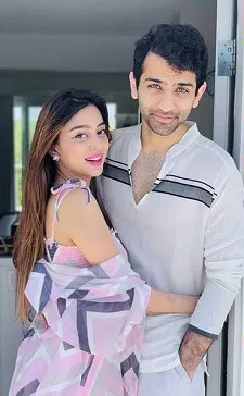 ayushmaan sethi with his girlfriend sanskruti jayana