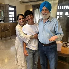 jahaan kapoor with maternal grandparents