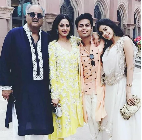 Jahnvi Kapoor family picture