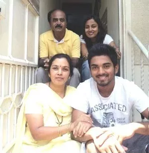 kl rahul with family