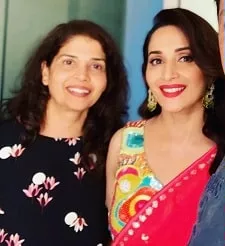 madhuri dixit with sister rupa dixit dandekar