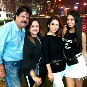 malvika raaj khurana family picture