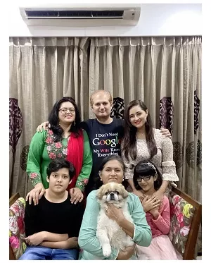 rashami desai family picture