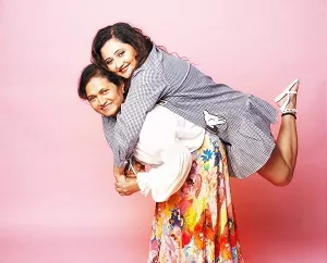 rashami desai with mother rasila desai