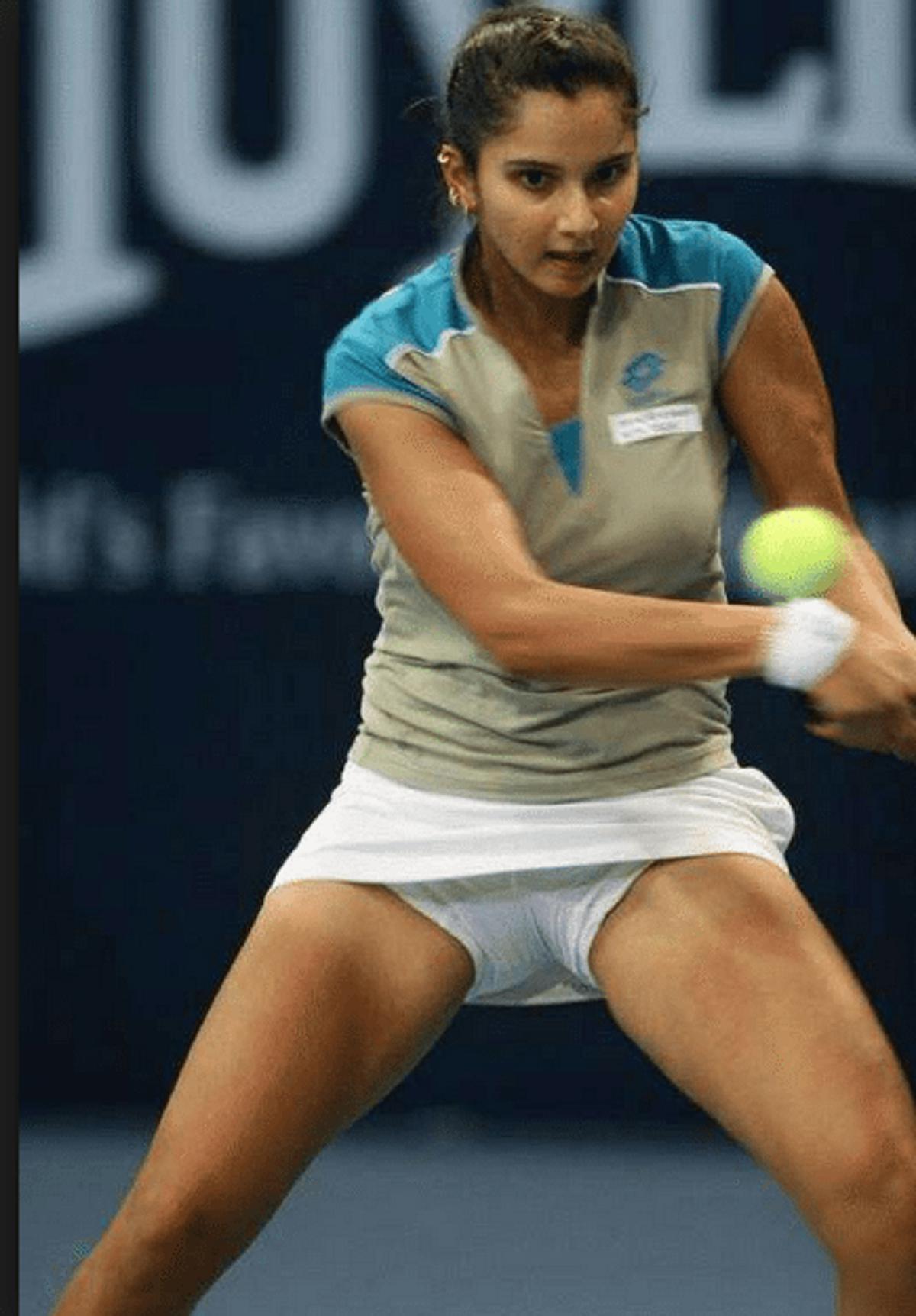 Sania Mirza Hot Pics on Tennis court