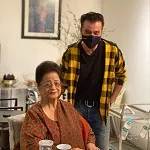 sanjay kapoor with mother nirmal kapoor