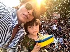 shah rukh khan with son abram