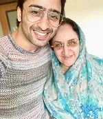 shaheer sheikh with mother