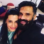 sunil shetty with monisha kadri