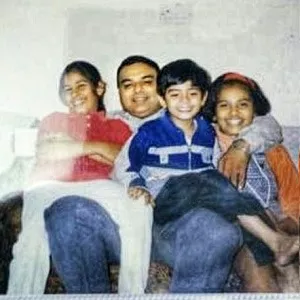Swati Kain Childhood Picture with father and siblings