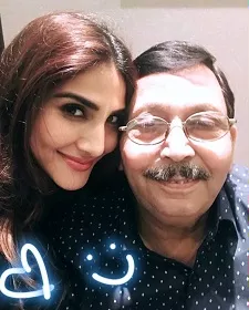 vaani kapoor with her father shiv kapoor