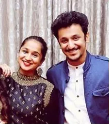 zahara sethjiwala with brother shabbir sethjiwala