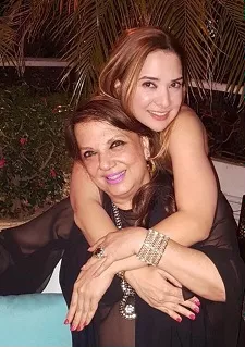 zarine katrak khan with malaika parekh