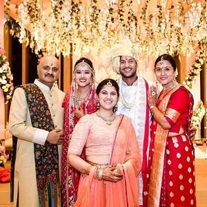 aashita sood agarwal and mayank agarwal wedding picture
