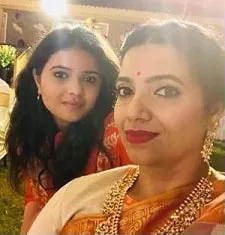 chethana ramatheertha with daughter aaruni kumble