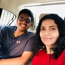 chethana ramatheertha with son mayas kumble