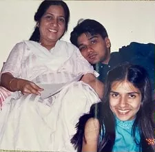 fatema agarkar with mother and brother
