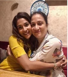 harleen sethi with mother narinder sethi