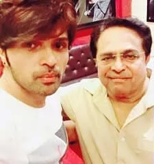 himesh reshammiya with his father vipinbhai reshammiya