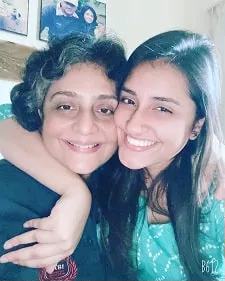 krishna bhatt with mother aditi bhatt
