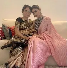 mouni roy with mother mukti roy