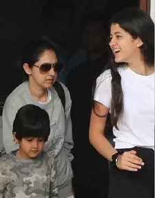 naomika saran with mother rinke khanna and brother