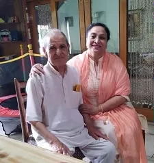 neena nautiyal with father dhyan singh chauhan