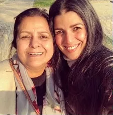 nimrat kaur with mother avinash sethi