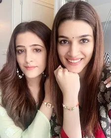 nupur sanon and kriti sanon
