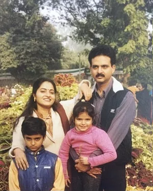 pankhuri gidwani childhood picture