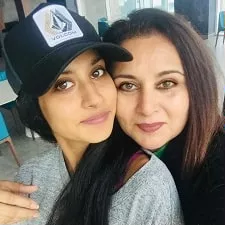 poonam dhillon with daughter paloma thakeria dhillon