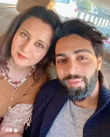 poonam dhillon with son anmol thakeria-dhillon