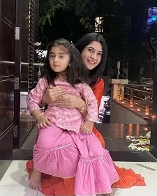 puja pabari with daughter aditi pujara