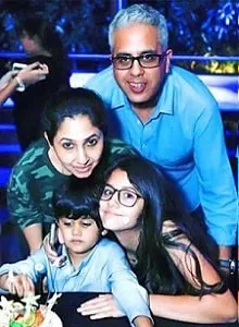 rinke khanna family picture