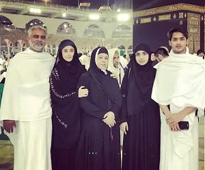 sajal ali family picture