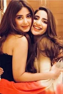 sajal ali with sister saboor aly