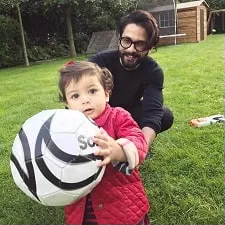 shahid kapoor with daughter misha